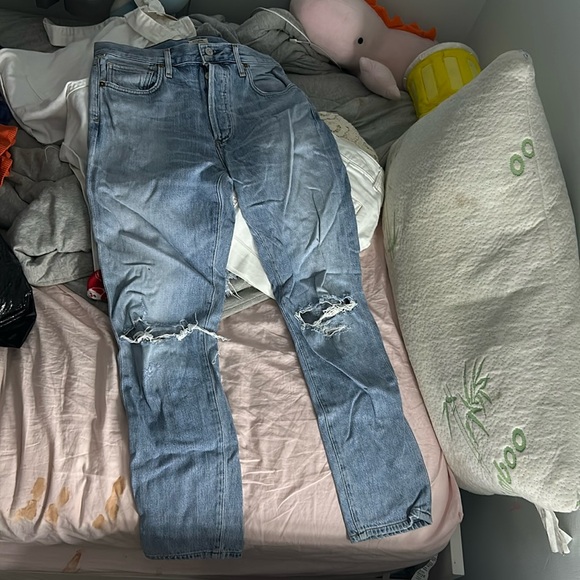 light wash ripped jeans - Picture 1 of 2